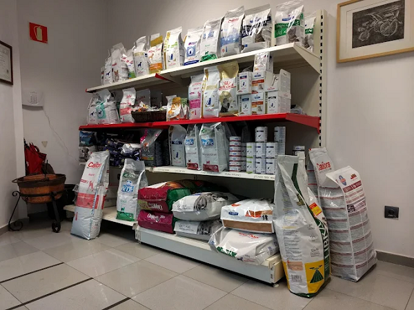 Clínica Veterinaria Alejandro Álvarez Roces (Llanera)