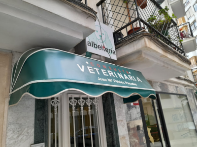Consulta Veterinaria José María Peláez ALBEITERÍA (Loja)