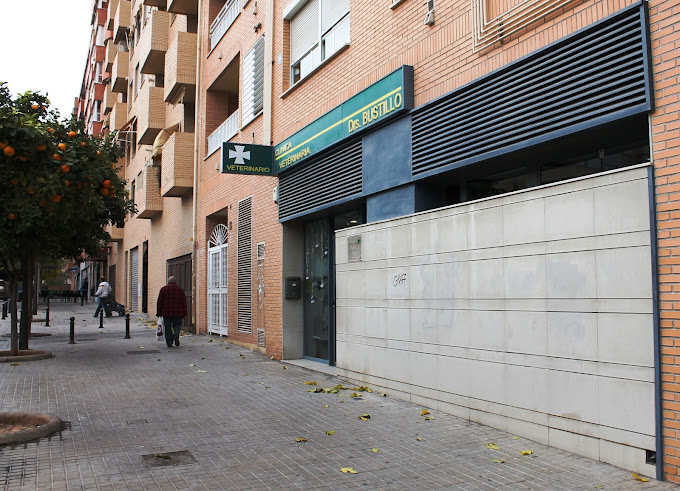Doctores Bustillo - Clínica Veterinaria Lladruc (València)