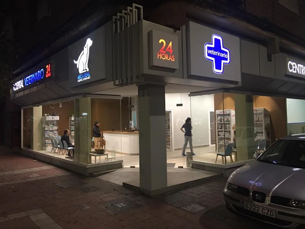 Hospital Veterinario 24h Arca Real (Valladolid)